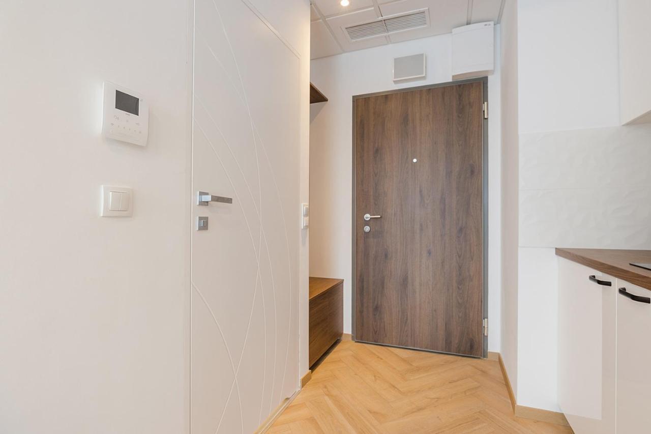 Kasprzaka 29 - Bezplatny Parking - Free Parking - Piekny Widok Na Centrum Miasta - Duzy Balkon - Smart Tv 55 Cali - Wifi - Better Apartament